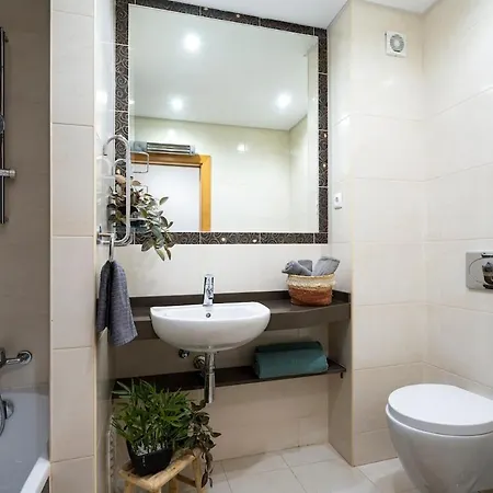 Spacious 2br - Large Pool & Balconies - Near Апартаменти Портіман