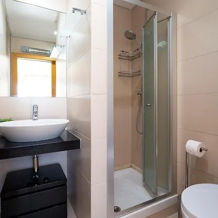 Spacious 2br - Large Pool & Balconies - Near * Портіман
