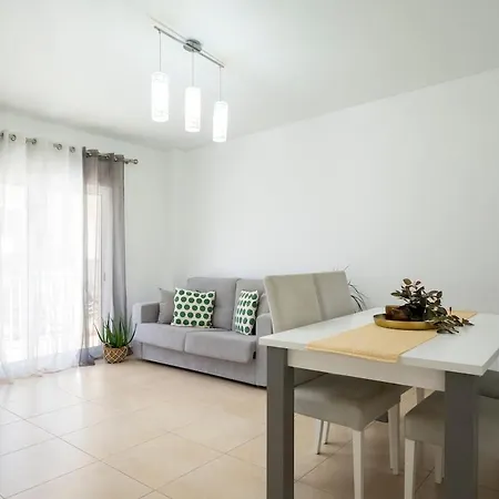 Spacious 2br - Large Pool & Balconies - Near Apartment Portimao