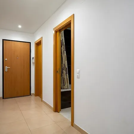 Spacious 2br - Large Pool & Balconies - Near 公寓 *