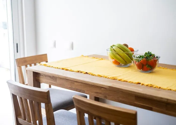 Spacious 2br - Large Pool & Balconies - Near * Portimao