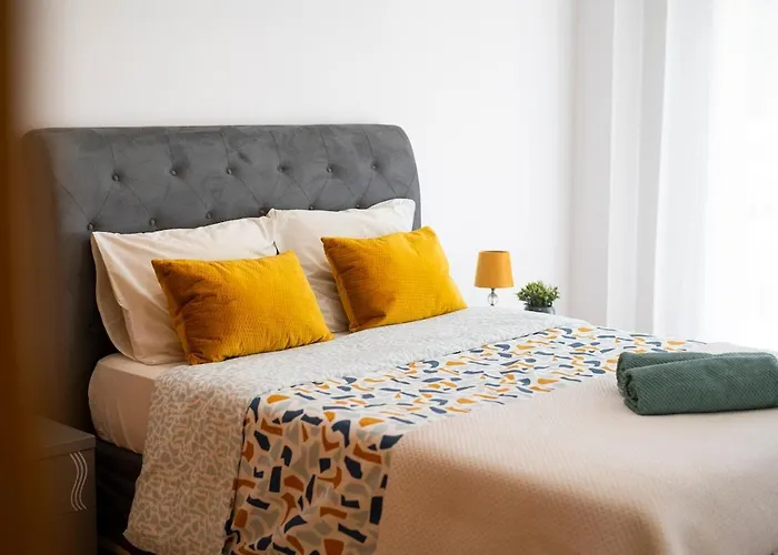 Apartment Spacious 2br - Large Pool & Balconies - Near Portimao