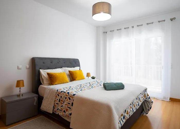 Apartment Spacious 2br - Large Pool & Balconies - Near *